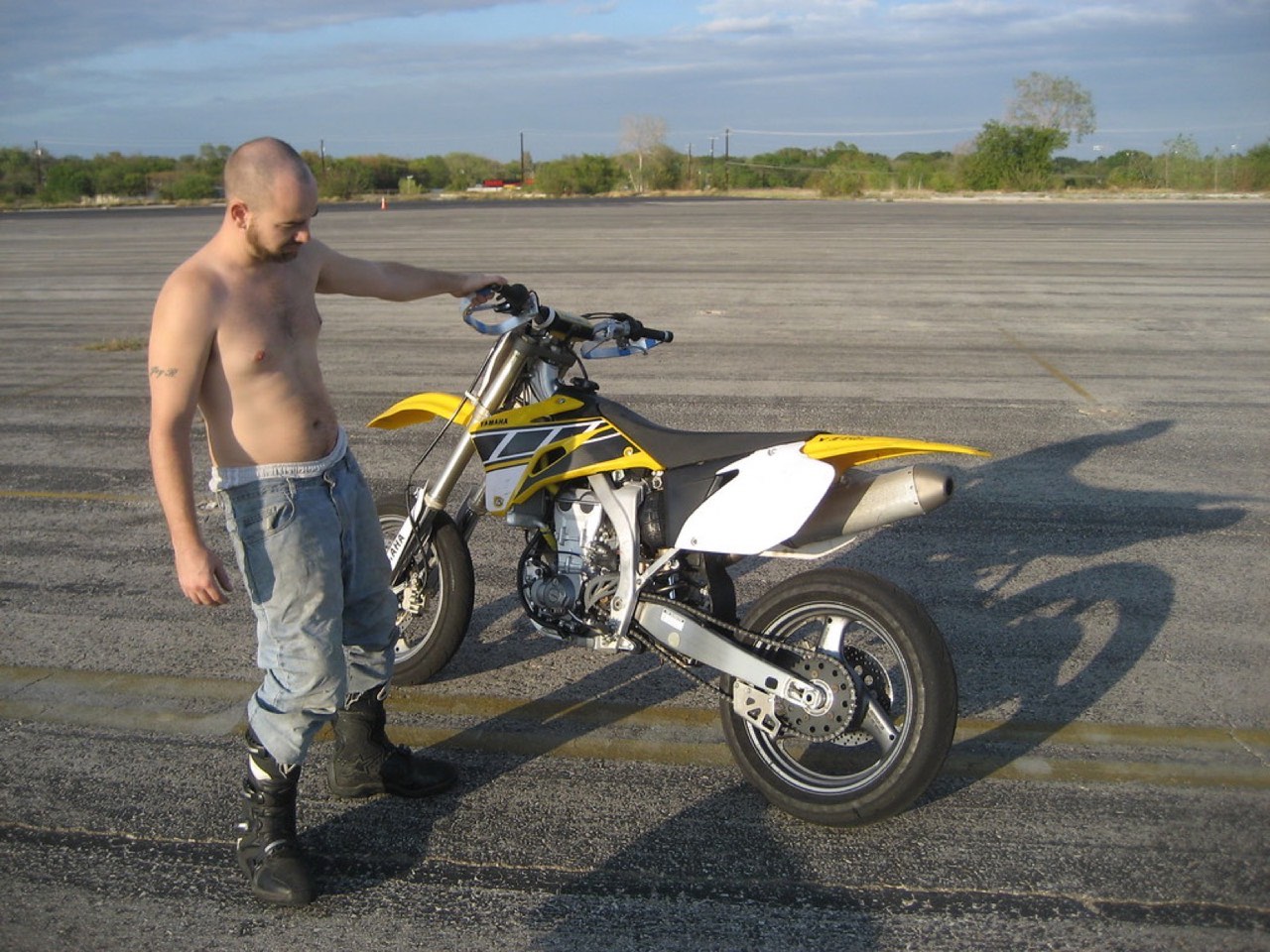 Części zamienne do motocykla na warsztacie